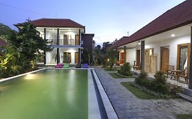 Green Papaya House